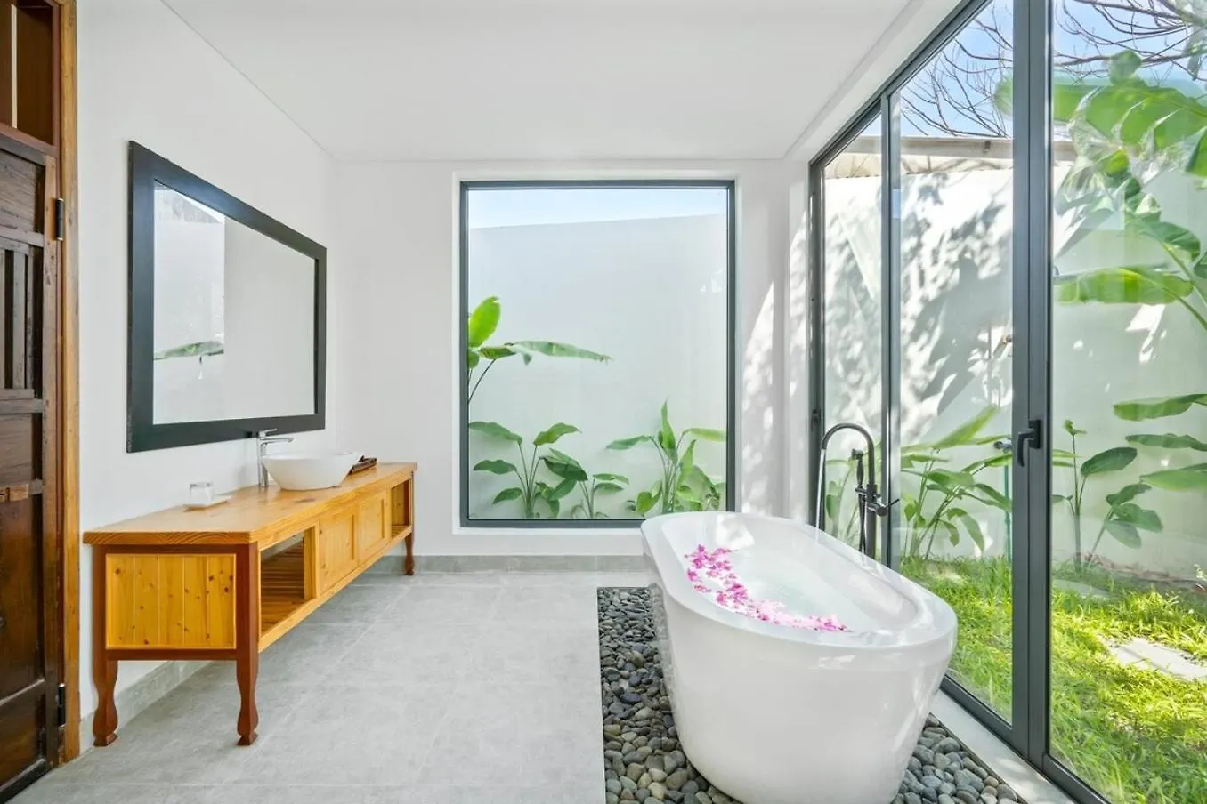 An Oasis 10Min To Old Town Vesta Nho Villa Hoi An Vietnam